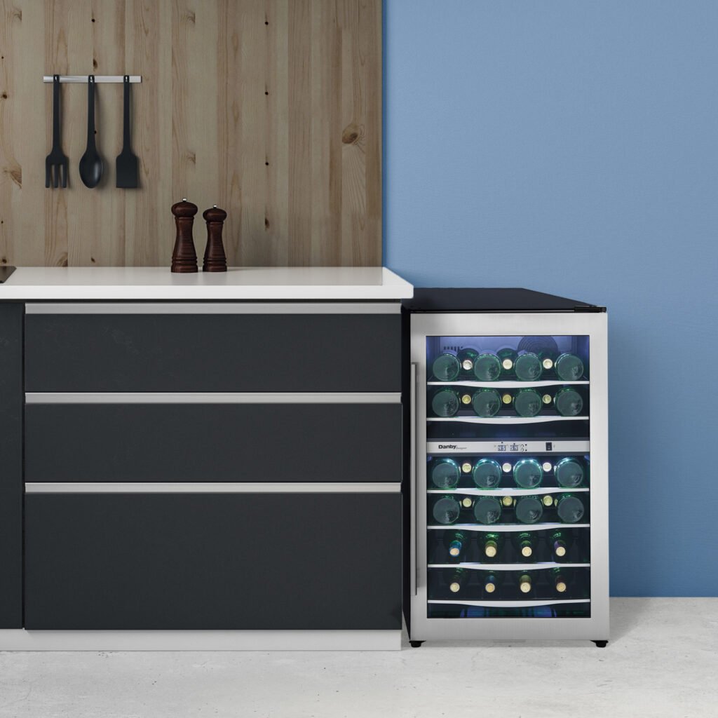Danby DWC040A3BSSDD 38 bottles / 4.0 cu. ft. Dual-Zone Wine Cooler - photo 5